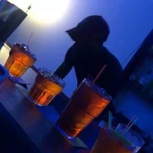 Meet your Posher, Victor